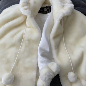 Cream / white faux fur coat / throw